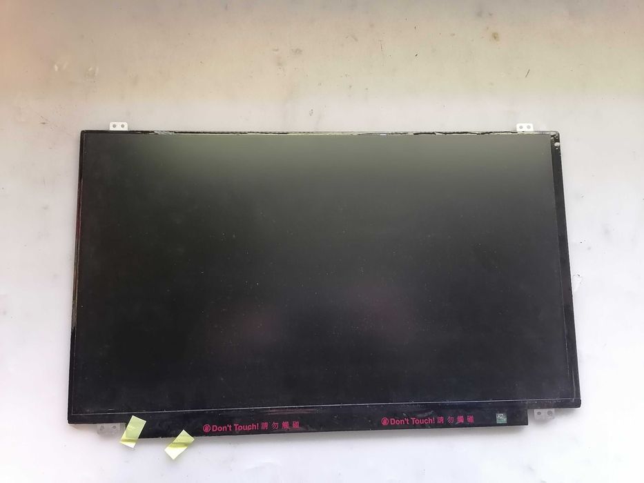 vand display uri laptop diferite marimi 15/6 17/3 11/6 12/5 13/3 10/1 14/1 12.5