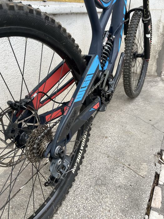 Bicicleta DH etrem Devinci Wilson