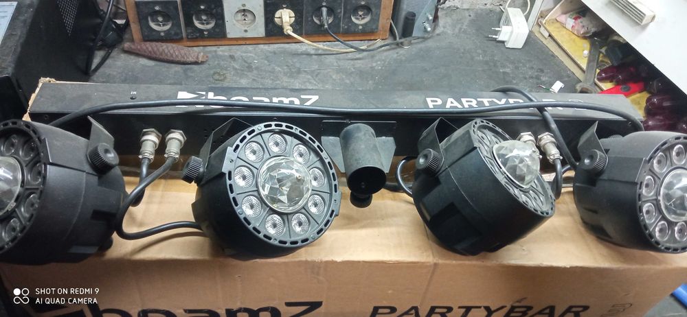 vind suport laptop 35 ron,boxe pa 502 pasive 600 ron buc,lumini Beamz party bar 250 ron,consola ddj erg500ron, ron,mixer behringer