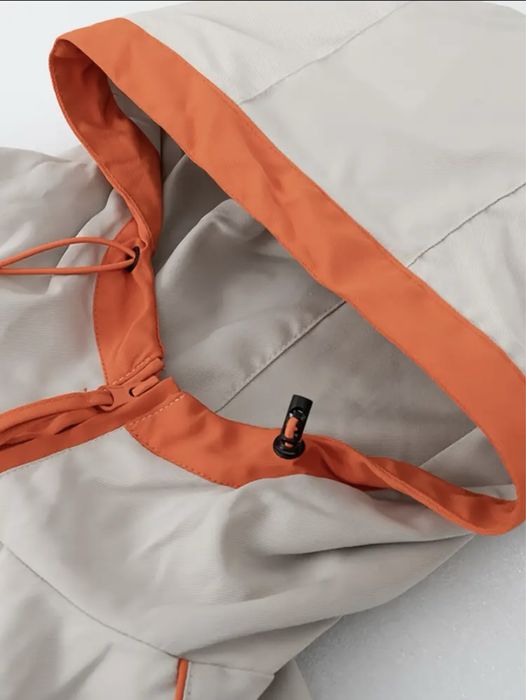 Продам ветровку.