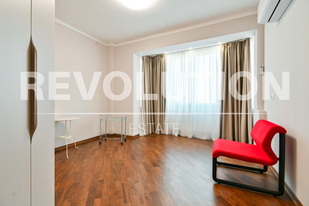 Дава се под наем Тристаен апартамент в София, Иван Вазов - 75 кв.м за 1200 € - Снимка #9