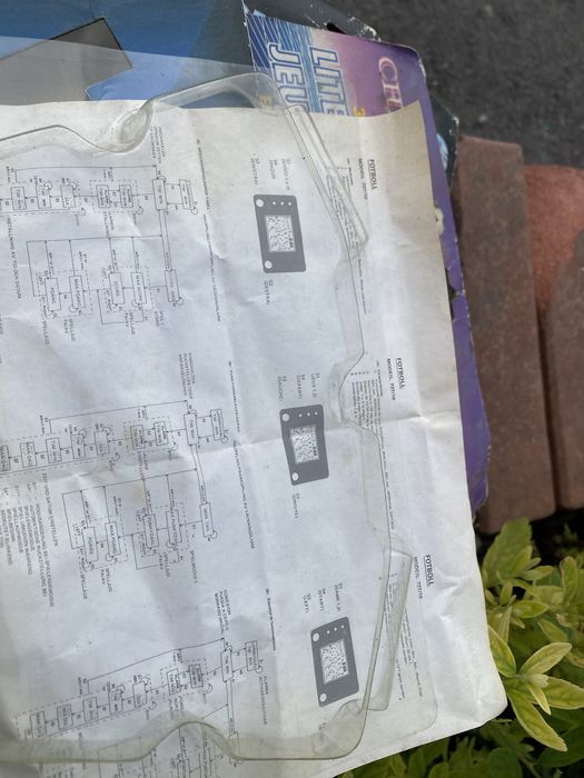 Стара френска електронна игра Saxon