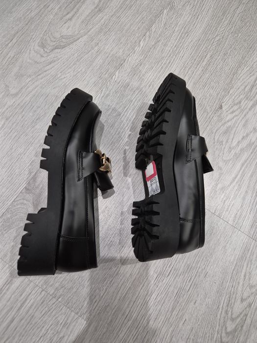 Дамски черни лоуфъри!