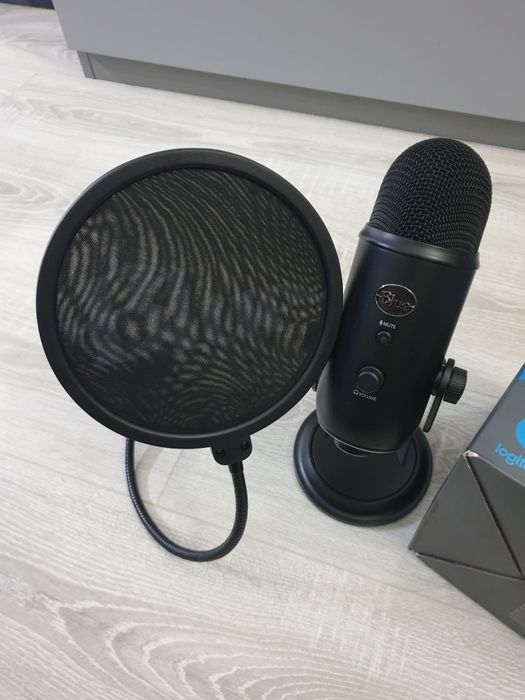 Microfon Logitech Yeti Game Streaming Kit Impecabil