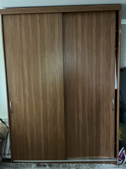 Продам диван (шкаф в подарок)