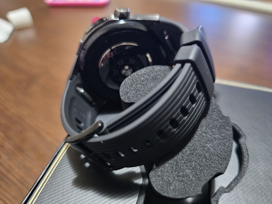 Нов HUAWEI Watch 5 46mm Гаранция Yettel 2027