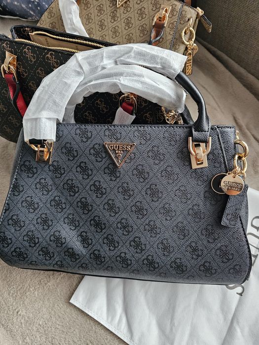 Geanta Guess nou cu eticheta