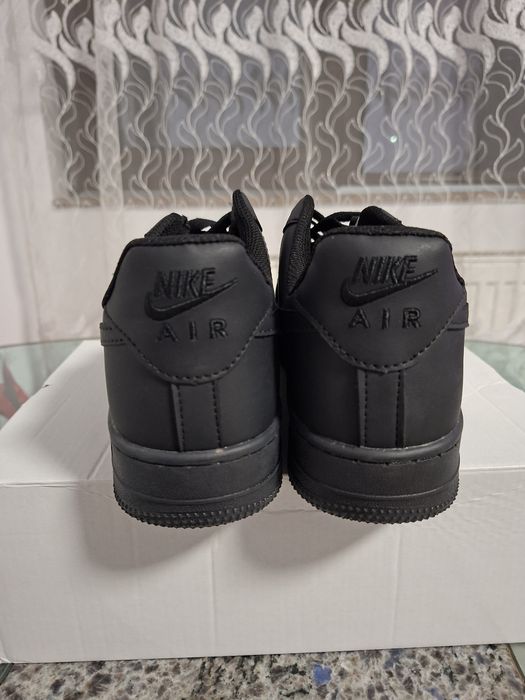 Adidasi Nike Air Force 1 Negrii 45.