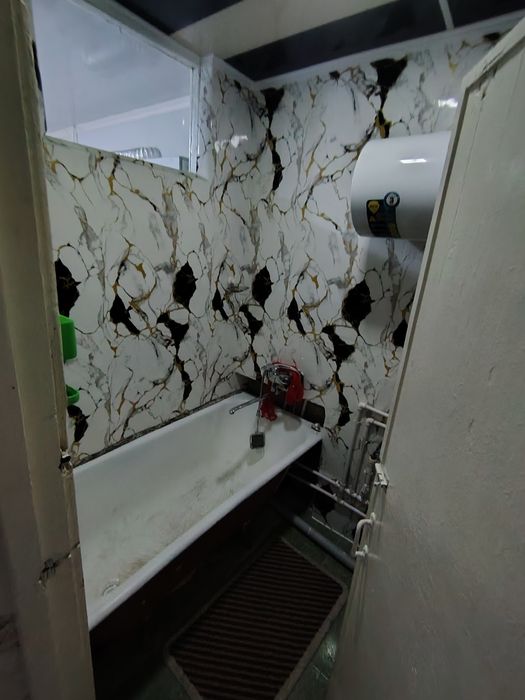 1 хонали уй ижарага берилади бозор олдида