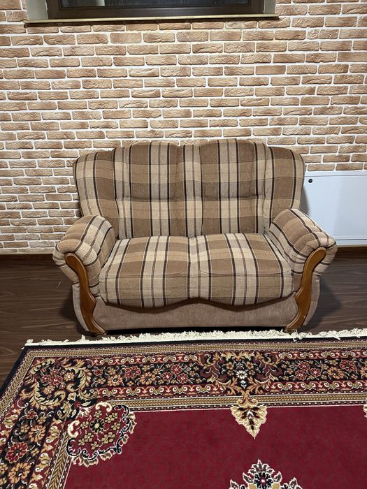 Divan mebel jurnalniy stol