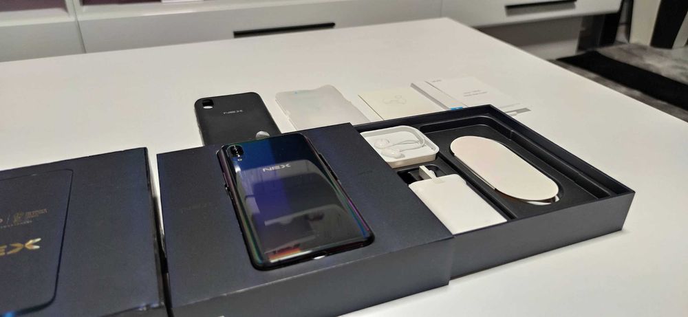 Smartphone premium Vivo Nex S,cutie,impecabil .