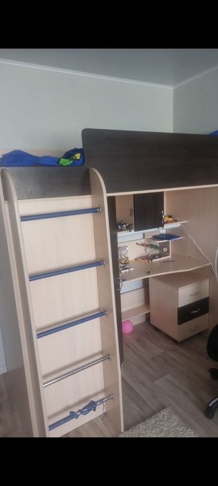 Продам кровать детскую