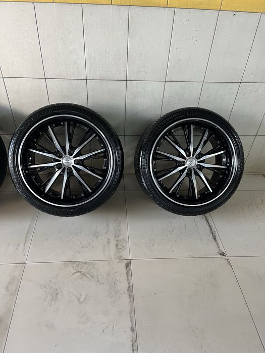 Срочно продам резину с дисками R20