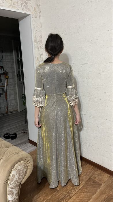 Шикарное вечернее платье в пол