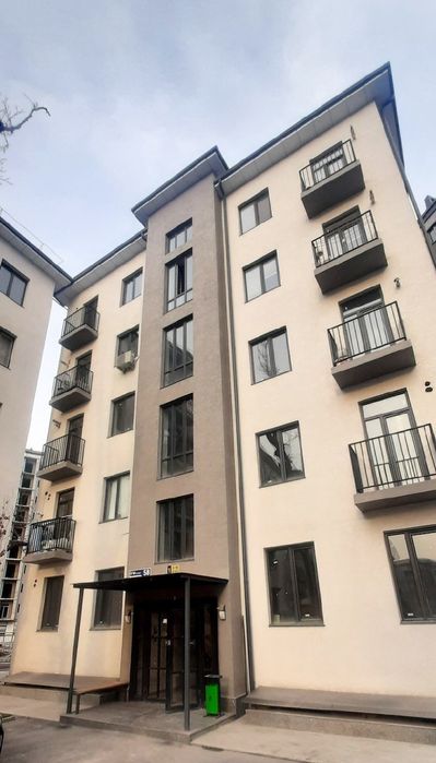 Uy sotiladi 1 etaj va -1 etaj duplex