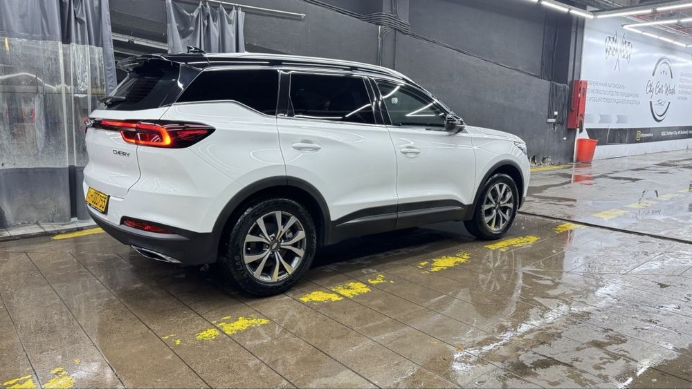 Chery Tiggo 7 pro premium oq qora tomlisi juda noyab uchraydigani