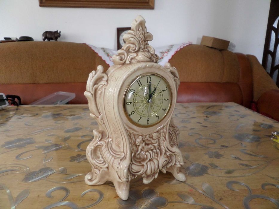 Ceas semineu Chicago illinois ceramica,ornament aurit frumos deosebit