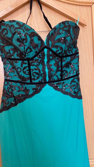 Эффектное вечернее  платье