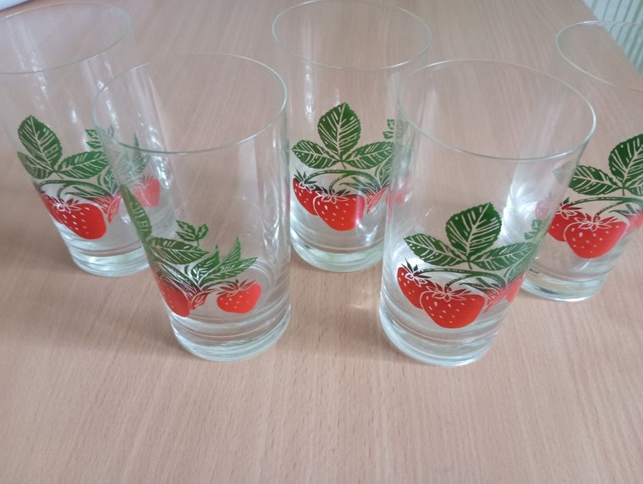 Продам стаканы для сока