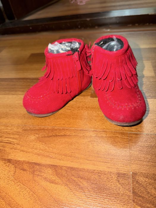 Бардовые ботиночка с висульками