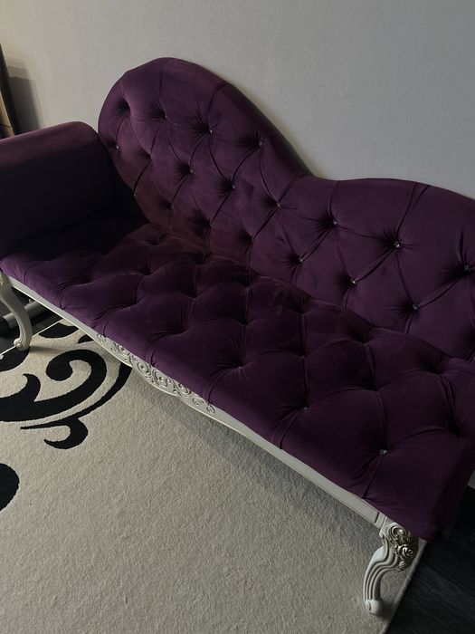 Диван банкетка в классическом стиле
