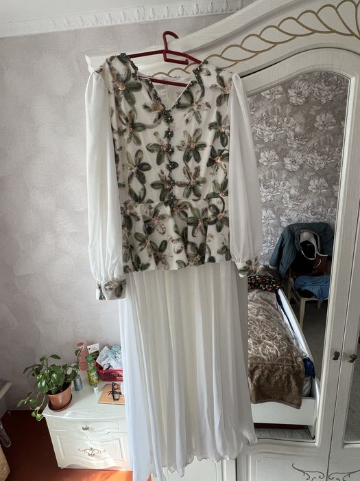 Платья в состоянии новых