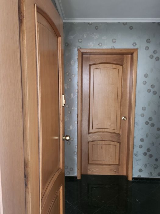 Продавам интериорни врати