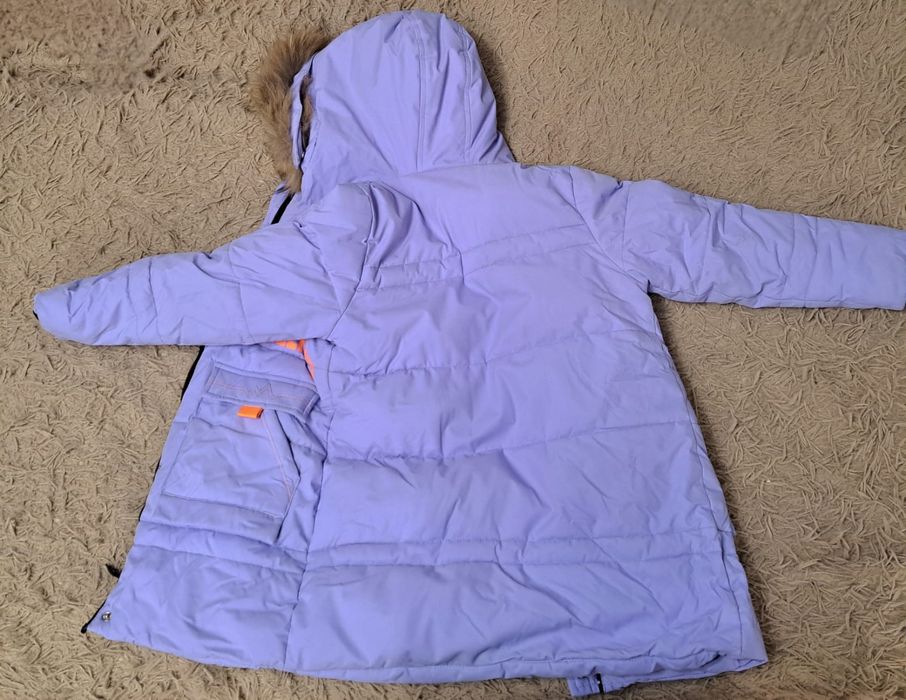 Продам куртку зимнюю на девочку