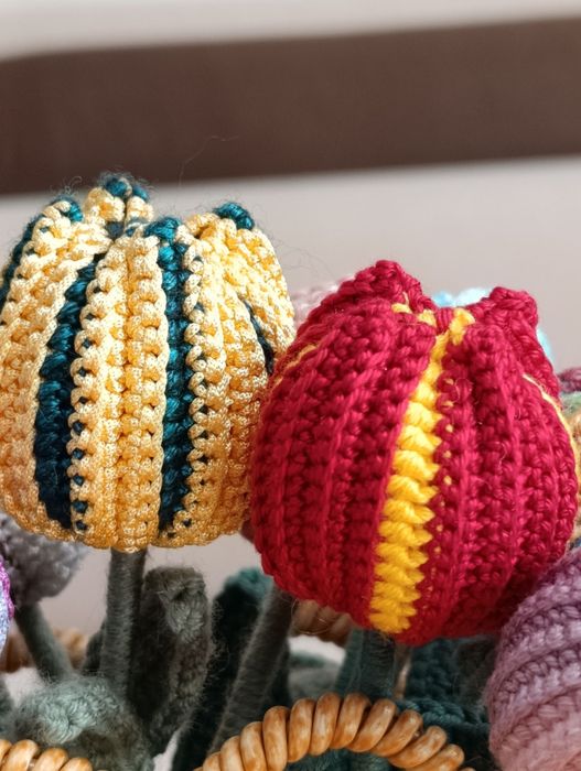 Ръчно изработено плетено цвете– Идеален подарък за 8 март