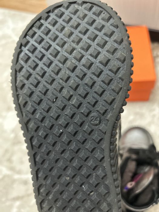 Продам обувь зимнюю для девочки