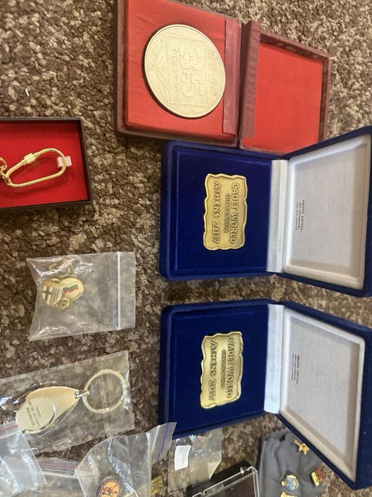 Колекция стари  значки+плакети+ключодържатели