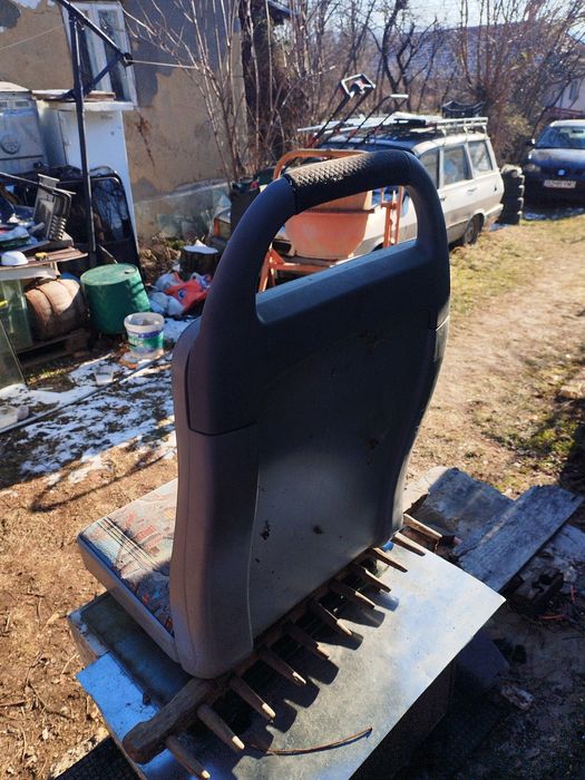 Scaune Citaro originale – robuste, ideale pentru proiecte DIY