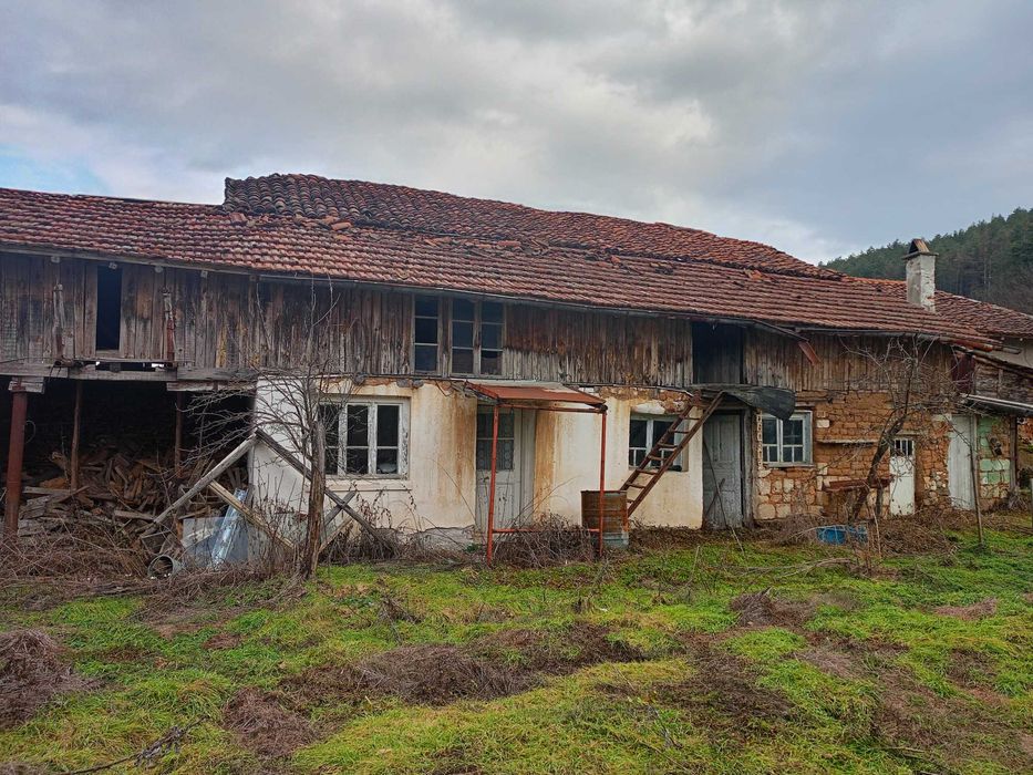 Къща в село Турия
