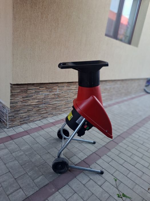 Tocător crengi/ fructe, resturi vegetale