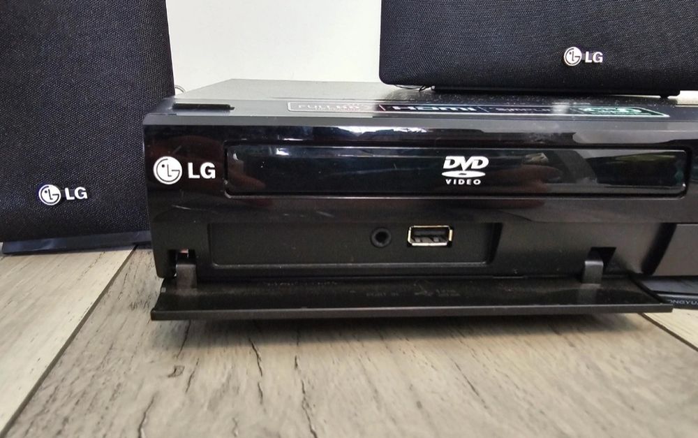 Sistem audio LG cu dvd player