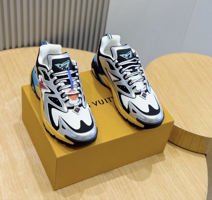 Adidasi Louis Vuitton , calitate premium , pe comanda , noi , 42