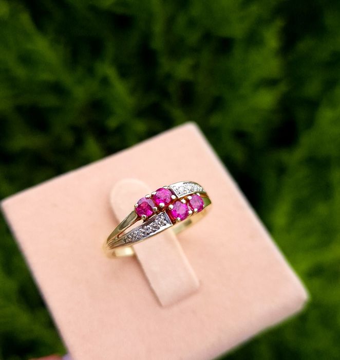 Inel din aur de 14K cu rubine si diamante naturale