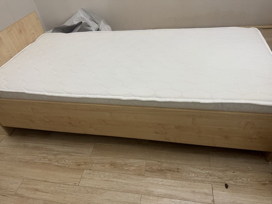 Продам матрас размер 90 на 190