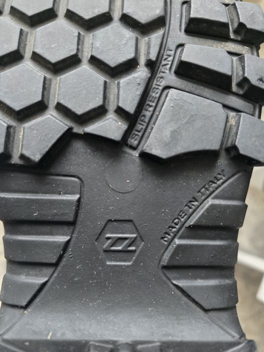 Оригинал спецботинка сатылады!
Табаны құйма табан, су өтпейді.
Италияд