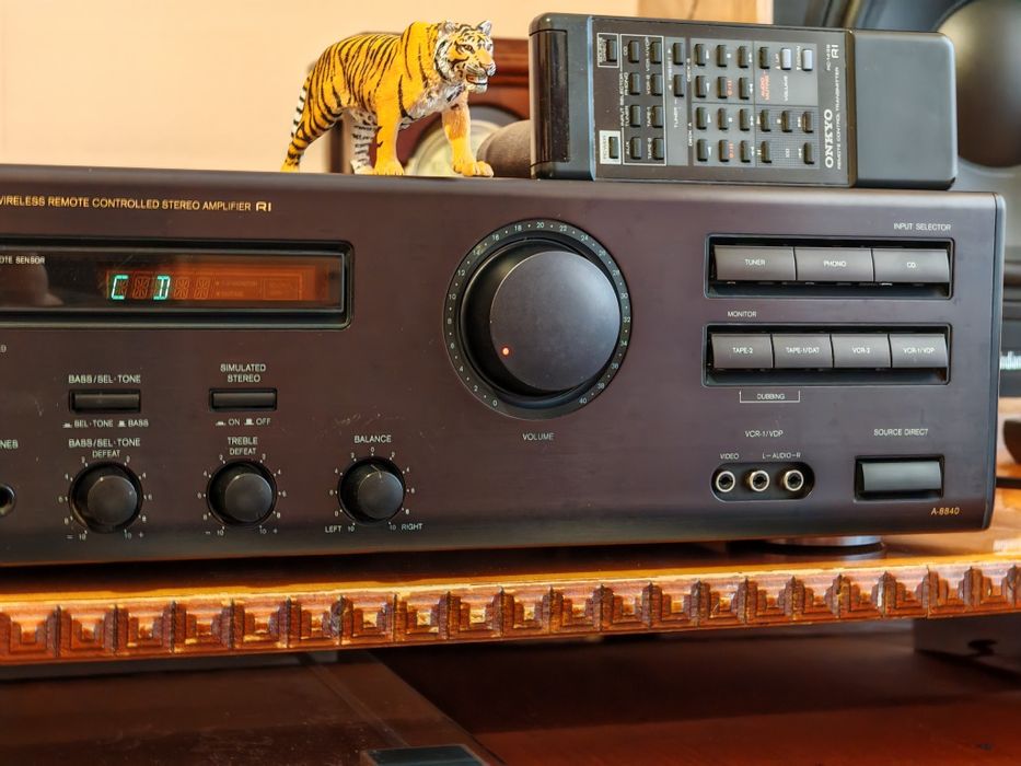 Onkyo A-8840. Amplif. de clasă.Telecomandă. Ca nou. Preț fix !