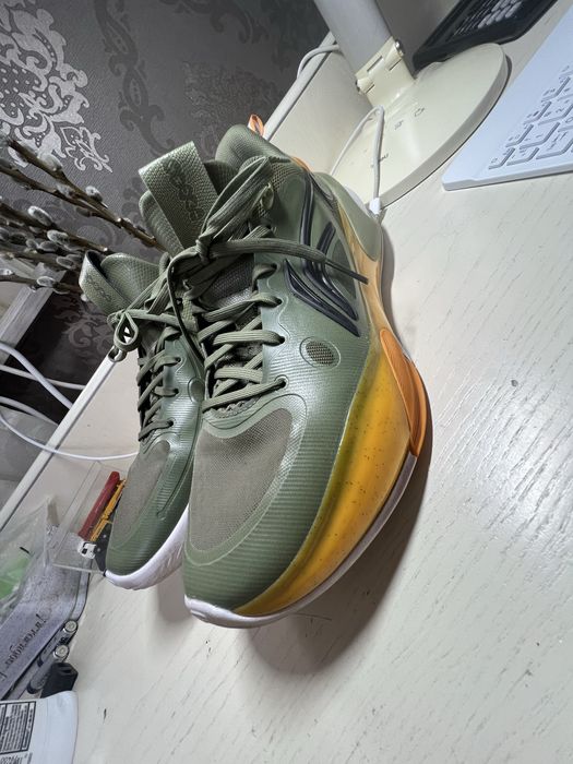 Баскетбольные кроссовки lining