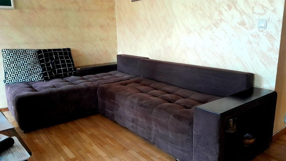 Разтегателен диван