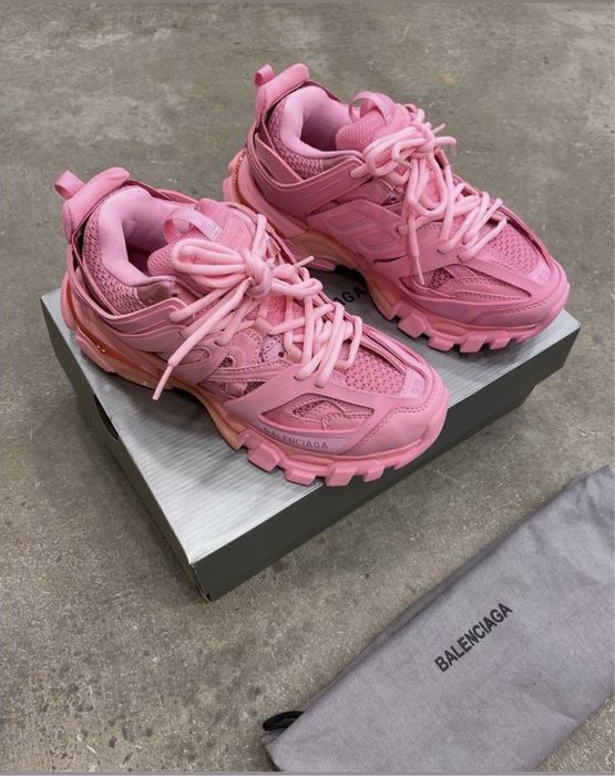 Balenciaga track