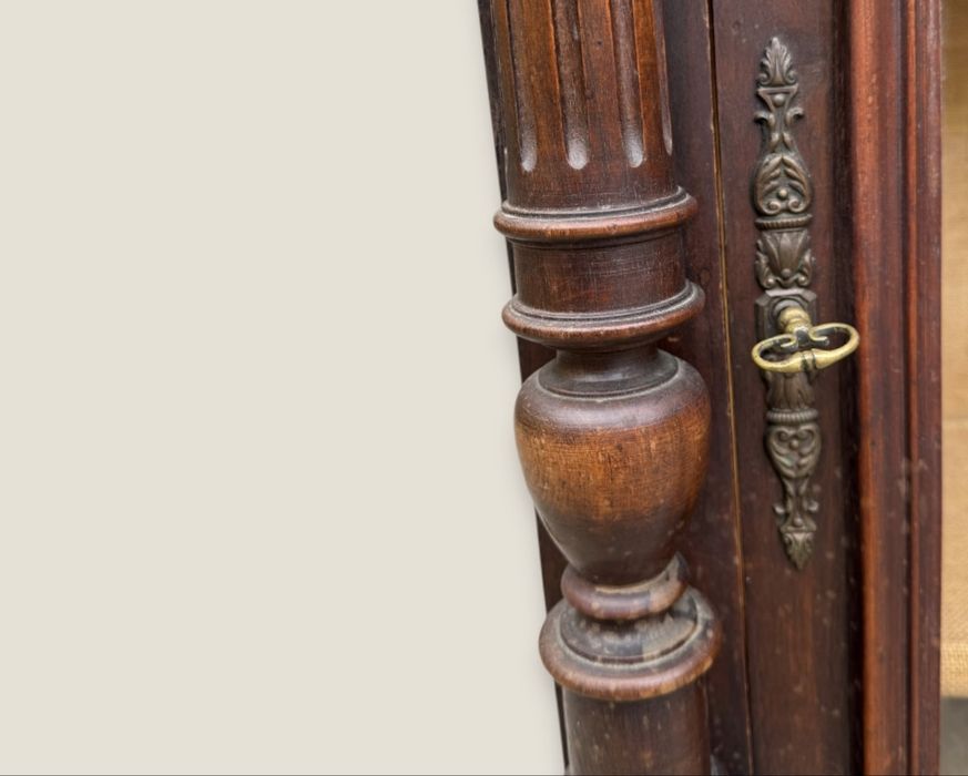 Vitrina perete lemn stejar