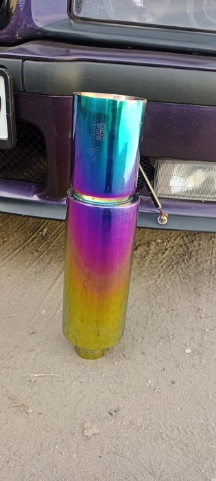 Продам глушитель новый.