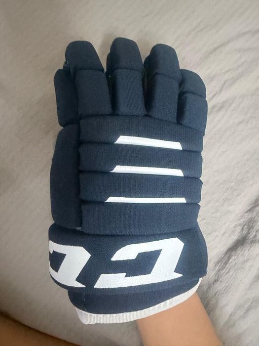 Продам перчаткам для хоккей