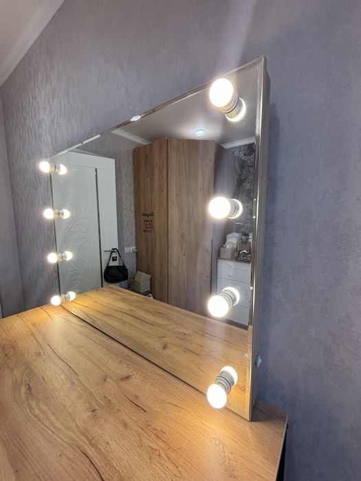 Продается туалетный столик