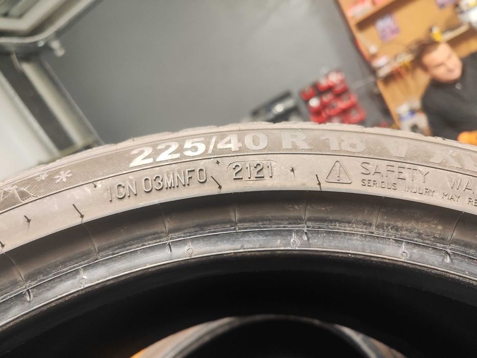 2бр.зимни гуми 225/40/18 Semperit