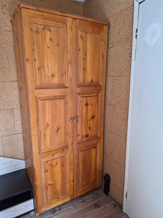 Гардероб двукрилен/дървен