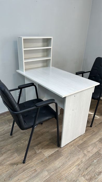 Продам маникюрный стол